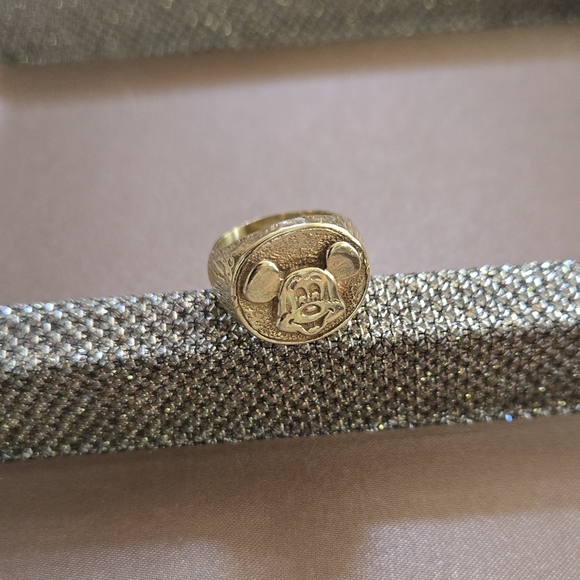 Vintage 14k Gold Disney Studios Mickey Mouse Signet Souvenir Ring - Picture 3 of 14